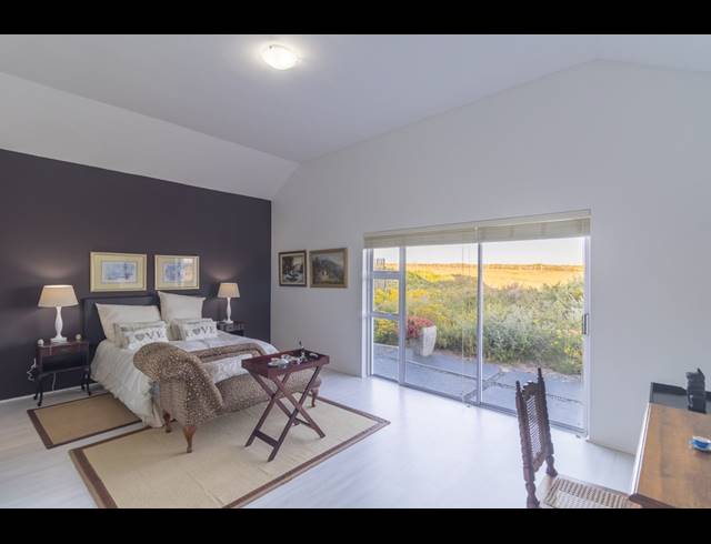 4 BEDROOM HOUSE FOR SALE IN GROTTO BAY